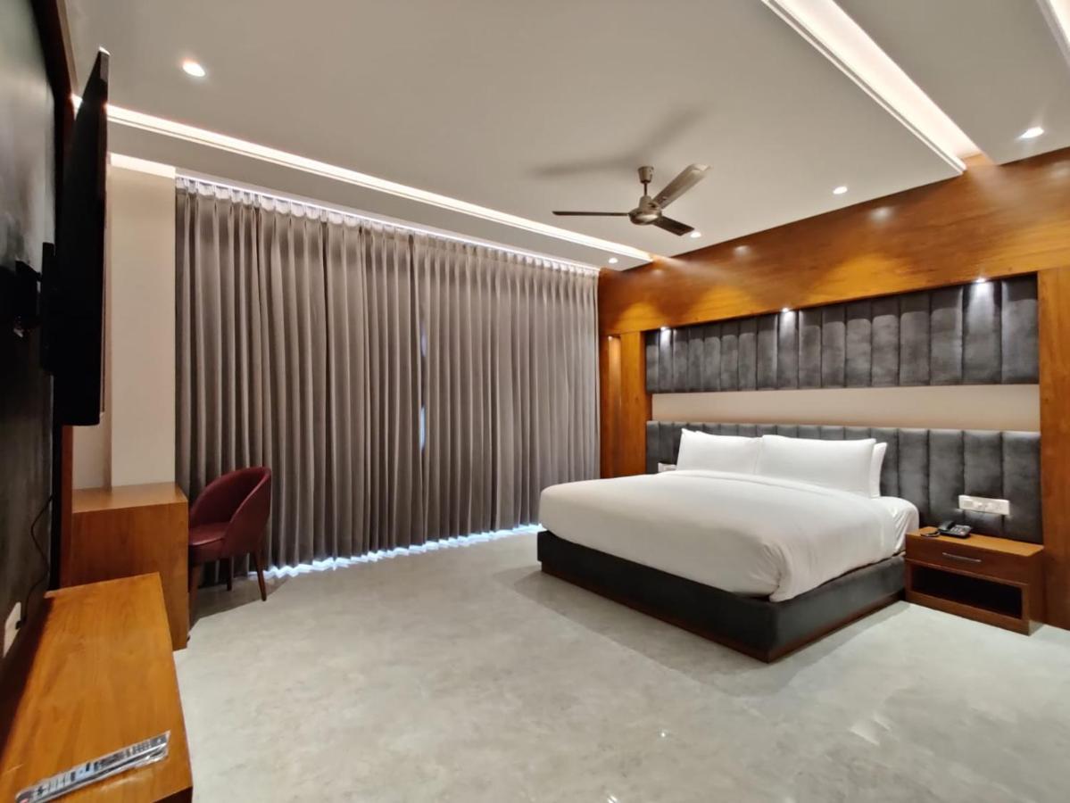 Hotel Parth ウーナ エクステリア 写真