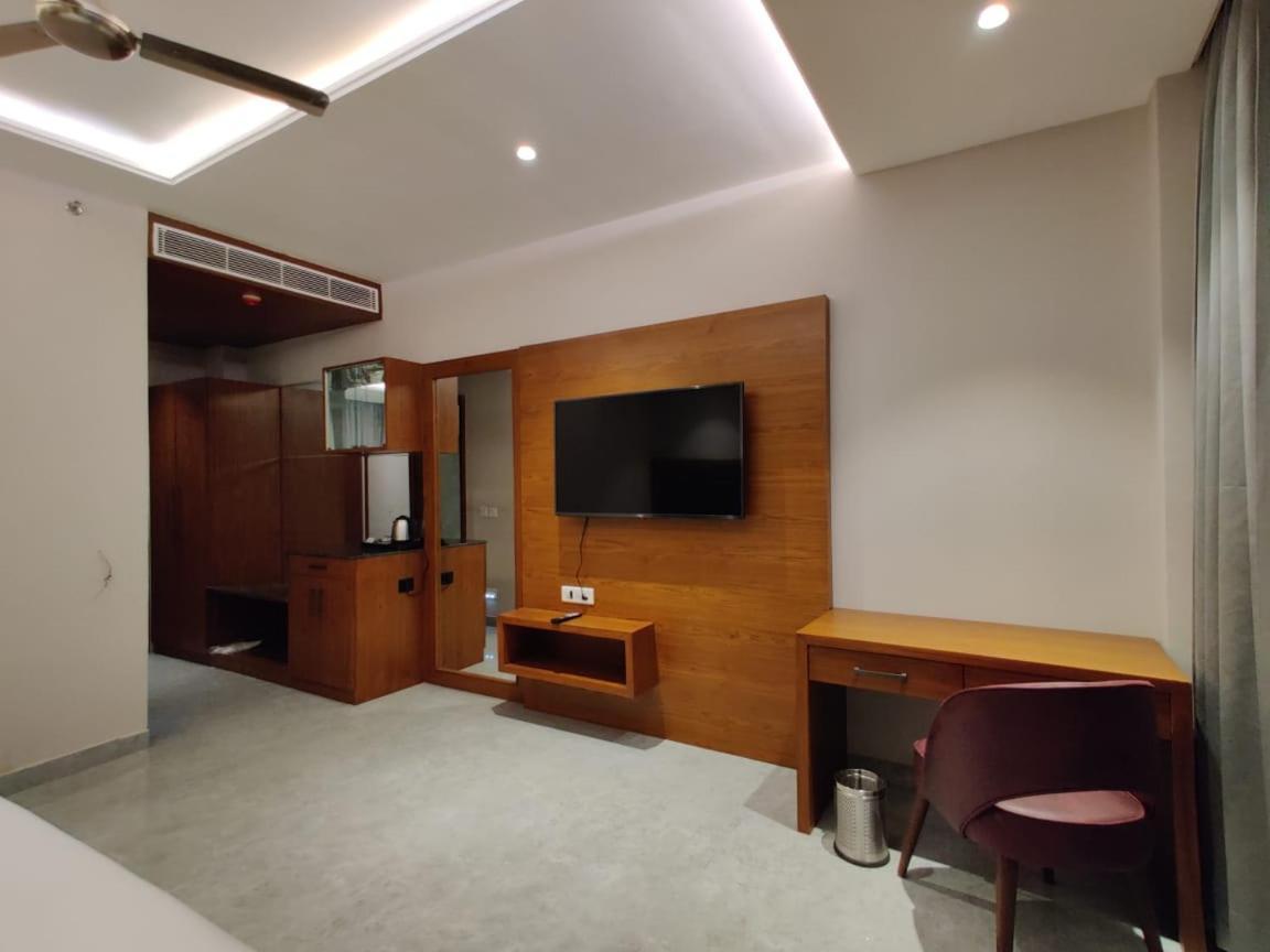Hotel Parth ウーナ エクステリア 写真